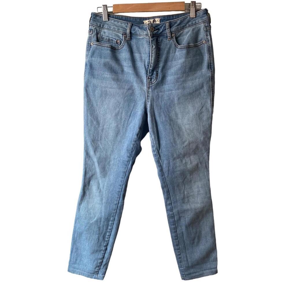 Free People The Free Jeans Women's Size 30 Medium Wash Hemmed Short